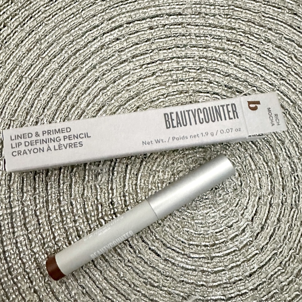 Beautycounter Lined & Primed Lip Defining Pencil - Rich Mocha warm golden brown